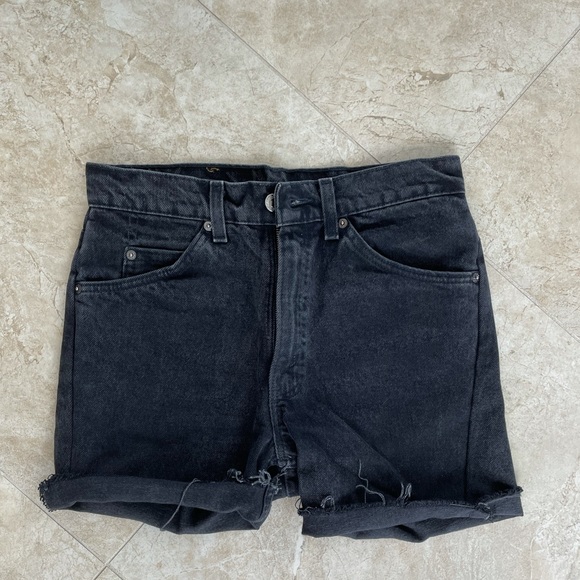 Levi’s black jean shorts 505 - Picture 2 of 3
